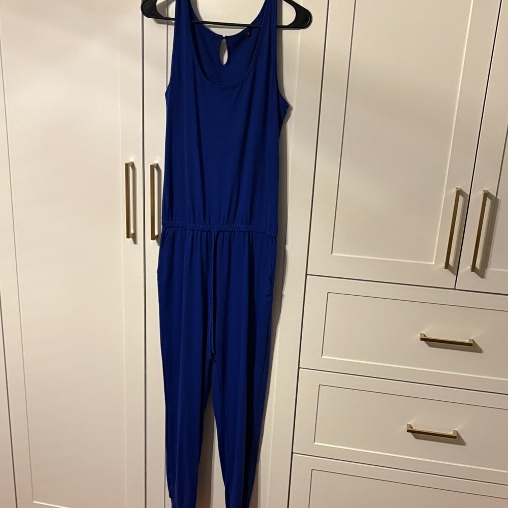 Sleeveless jumpsuit / romper with adjustable waist